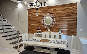 Huge Condo Unit Near Burgos Circle, St Lukes, Shangri-La - P Hamptons T1