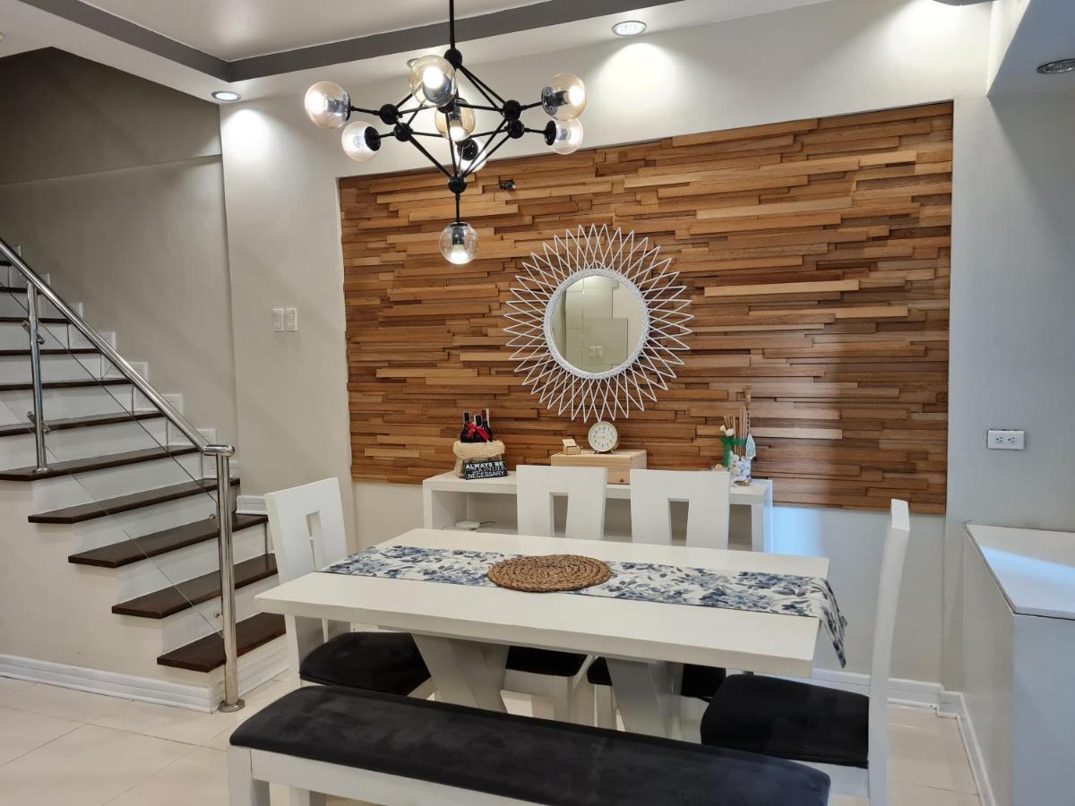 Huge Condo Unit Near Burgos Circle, St Lukes, Shangri-La - P Hamptons T1 Makati City Exterior photo