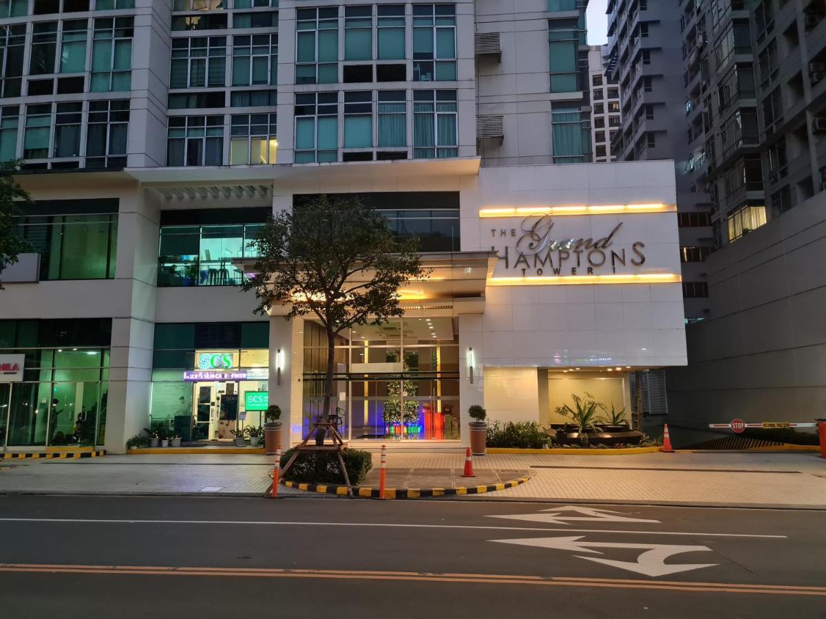 Huge Condo Unit Near Burgos Circle, St Lukes, Shangri-La - P Hamptons T1 Makati City Exterior photo